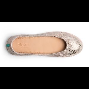 Blush tieks in size 5 Only tried on!